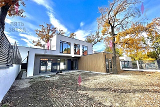 Продается элитный коттедж с земельным участком в одном из самых престижных районов г. Самары - на 2 просеке. 
Общая площадь дома – 240 кв.м.,...