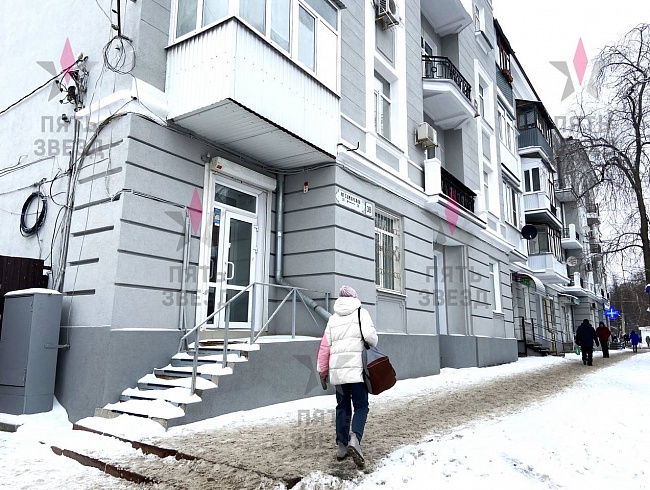 Сдается в аренду нежилое помещение на 1 линии...