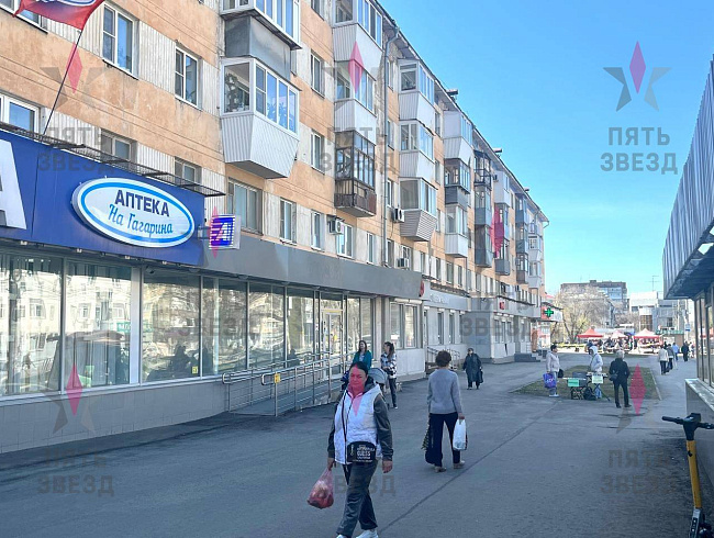Аренда торгового нежилого помещения прямо у входа в метро «Гагаринская» на пересечении ул. Гагарина/ ул. Революционной. 
Свободная функциональная планировка, большое витринное остекление, отдельный вход, все коммуникации, мощности электроэнергии 35 кВт. М