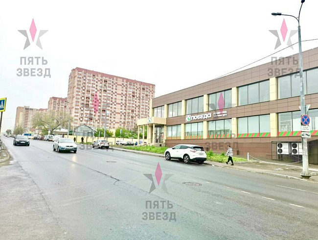 ✅Сдаётся в аренду нежилое помещение в 2-х этажном отдельно-стоящем нежилом здании на 1 линии ул. Дыбенко/ул. Советской Армии. 
Объект расположен в густонаселённом районе современной многоэтажной застройки. Отдельный вход, свободная планировка, все коммуни