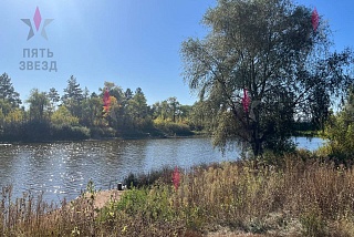 ✅Продажа Земельного участка 4 Га 
Участок ровный, прямоугольной формы, расположен в окружении леса на берегу озера Песчаное, в пешей доступности река...