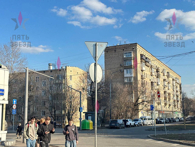 Продаётся коммерческое помещение возле станции метро...
