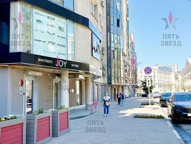 Продается нежилое помещение на 1 линии...
