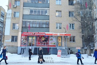 Сдается в аренду нежилое помещение на 1 линии пешеходной зоны ул. Ставропольская/Кирова. 
Современный густонаселенный район многоэтажной жилой...