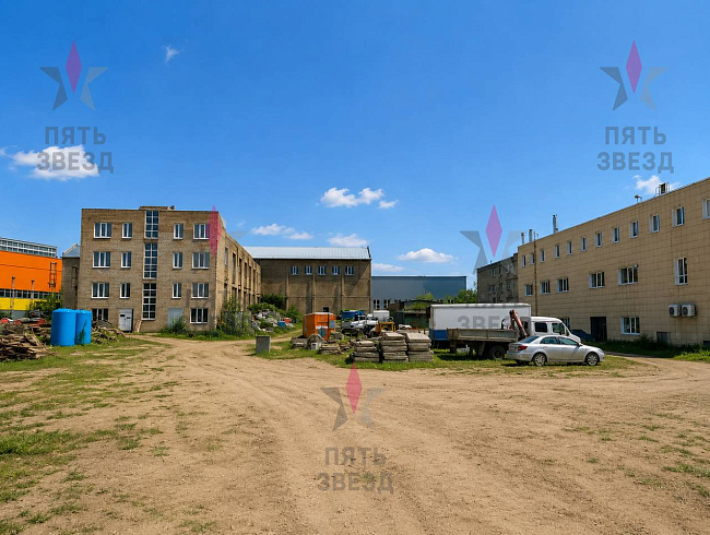 Продаётся производственно-офисный комплекс на 1 линии ул. Заводское шоссе в развитой промышленной зоне города. 
Объект включает в себя: 5-ти этажное производственно-офисное здание 7841,6 кв.м; 2 земельных участка общей площадью 9443,5 кв.м. в собственност